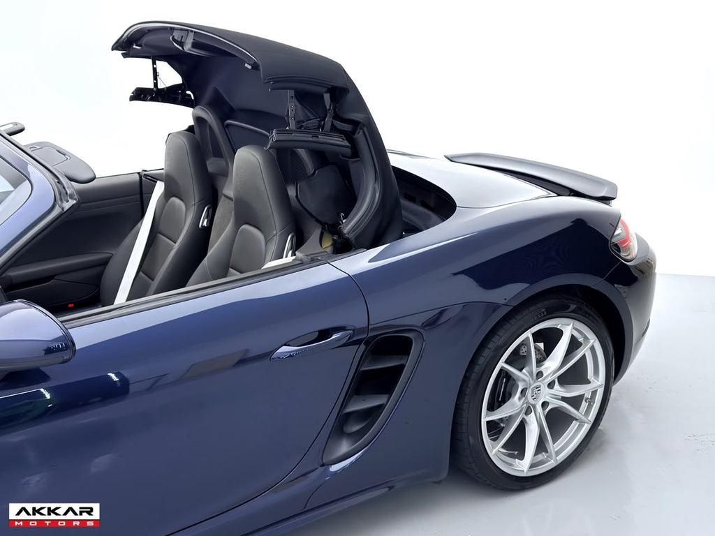 PORSCHE 718