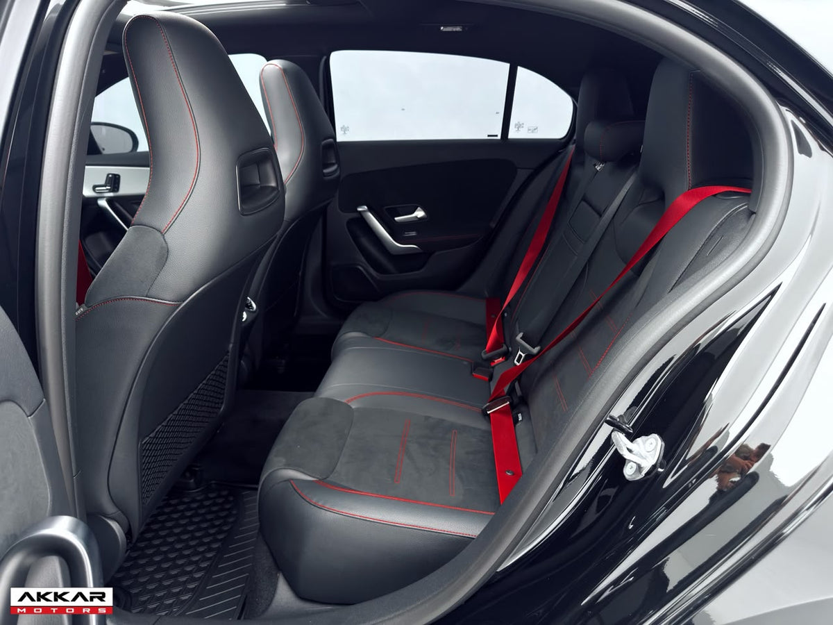 MERCEDES A 35 AMG