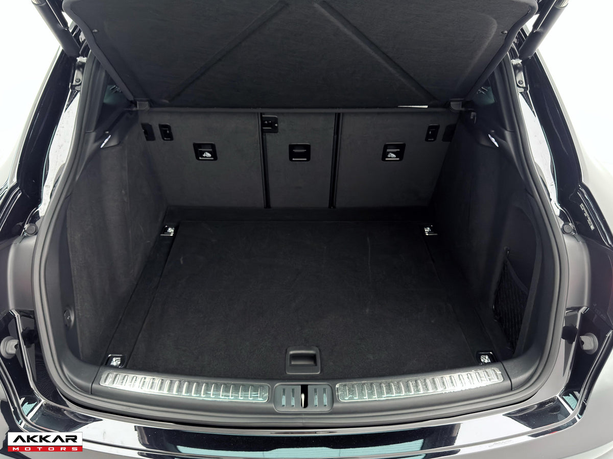 PORSCHE MACAN T