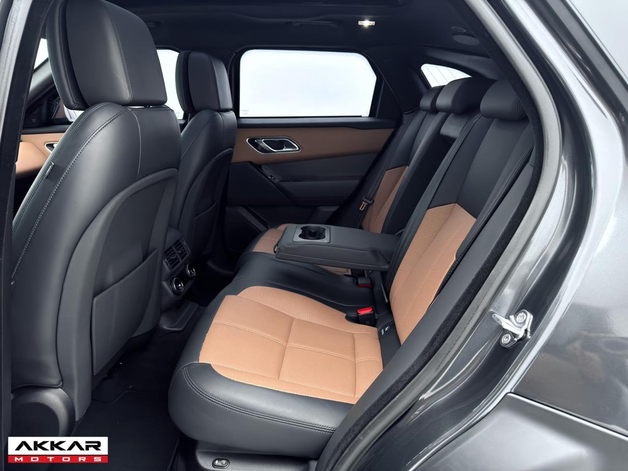 LAND ROVER VELAR R-DYNAMIC HSE P400E 2024