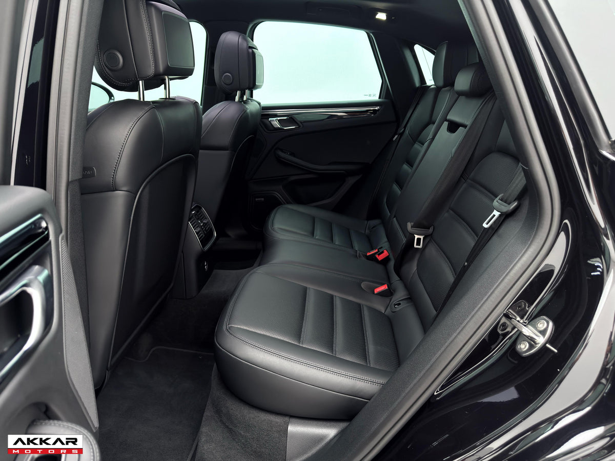 PORSCHE MACAN T