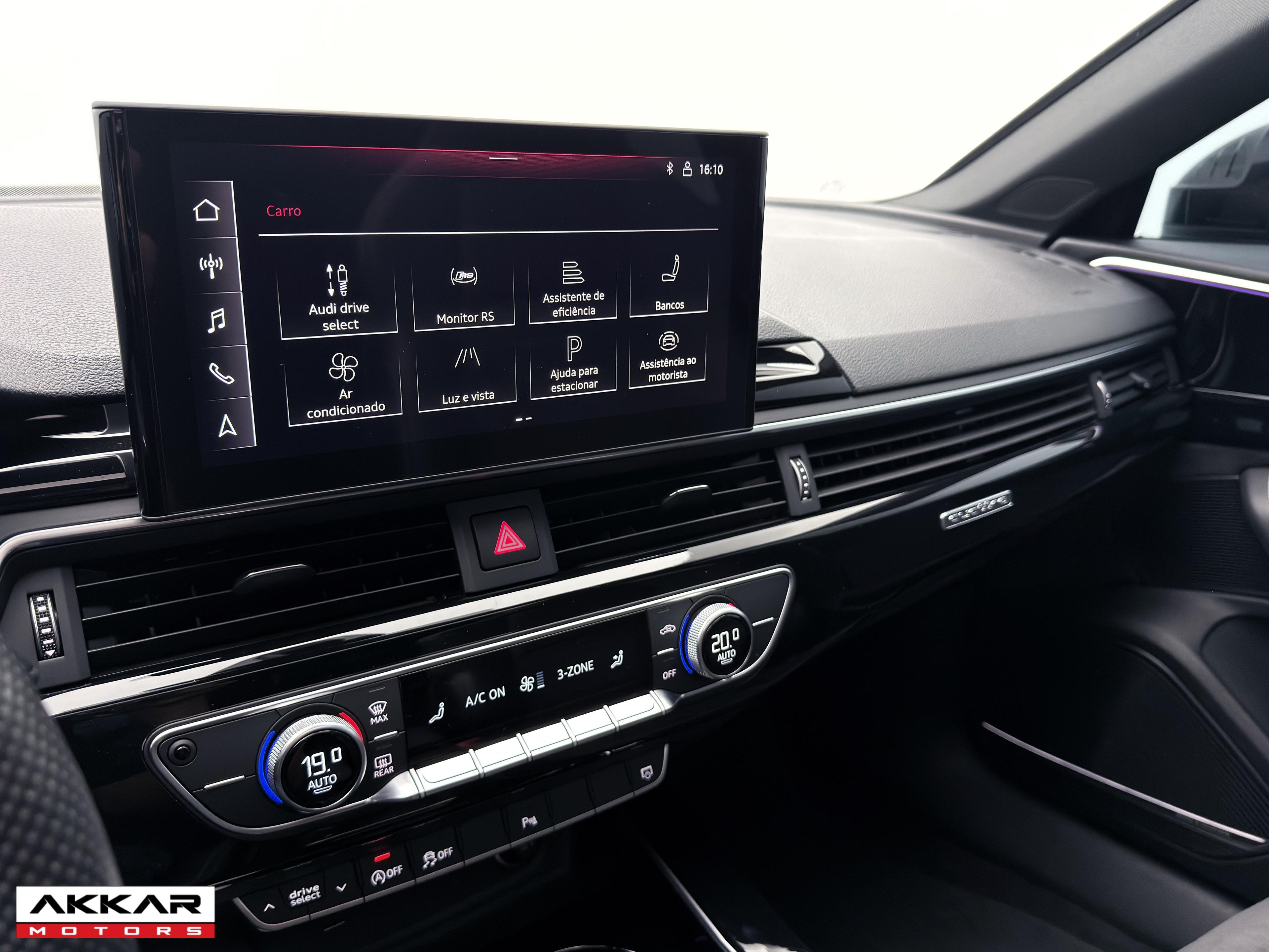 AUDI RS4 AVANT QUATTRO