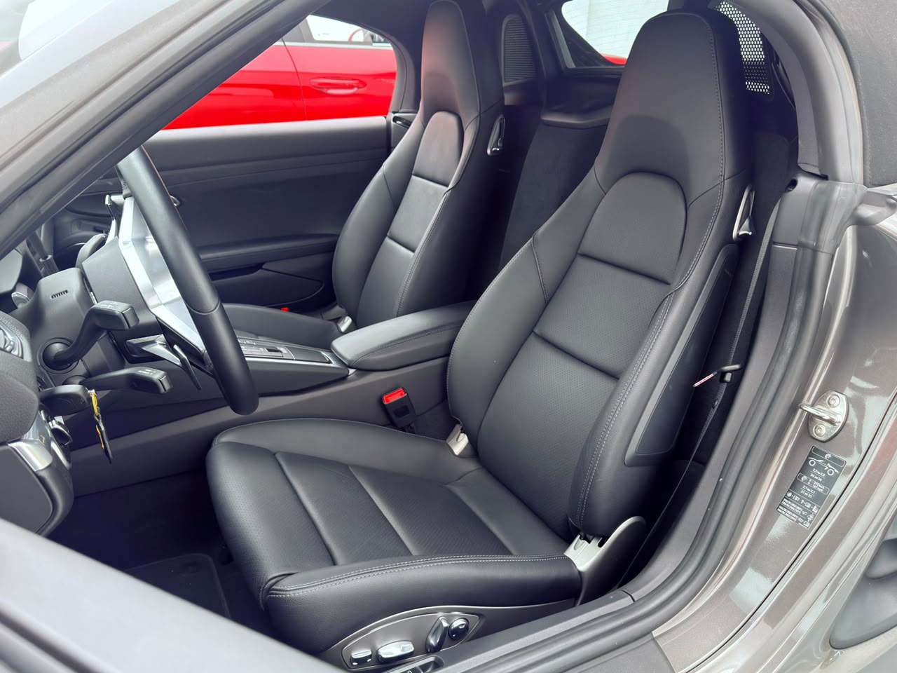 PORSCHE 718